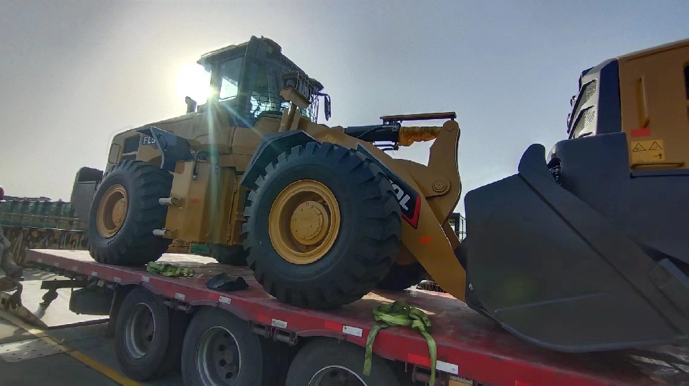 青岛至上海港大件运输全流程解决方案：打造工程机械物流服务新标杆_青岛大件设备运输公司_青岛机械设备运输公司_青岛海运订舱_青岛海运代理