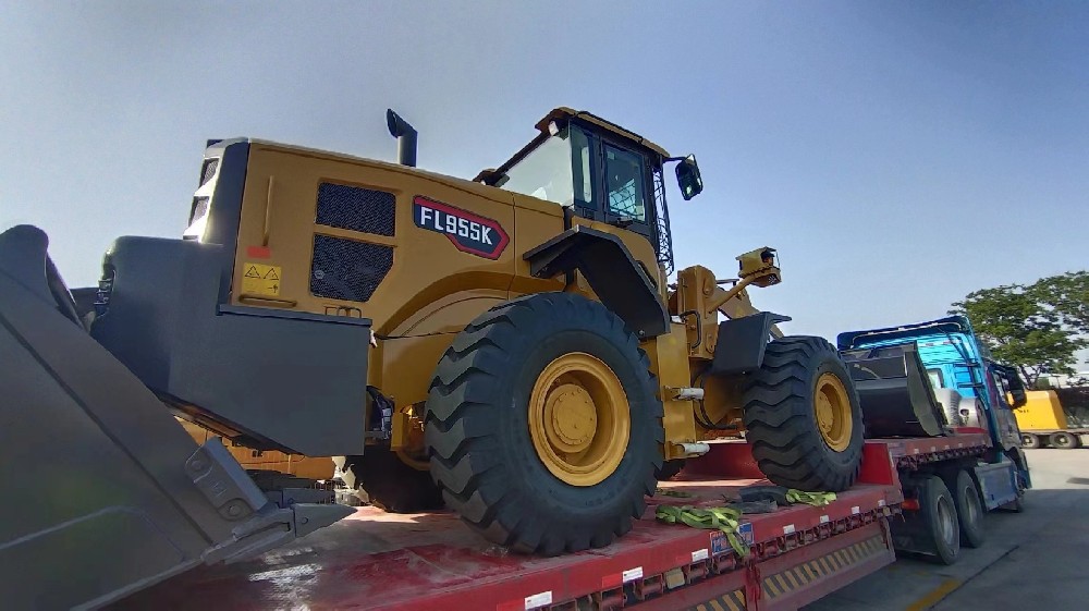 青岛港至上海港工程机械智慧物流解决方案｜全链路大件运输标杆服务_青岛物流公司_青岛货代公司_青岛货运公司_青岛大件运输公司