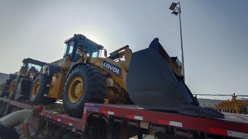 双港联动赋能产业升级：青岛至天津重型机械智能化运输全链路解决方案_青岛大件设备运输公司_青岛机械设备运输公司_青岛海运订舱_青岛海运代理