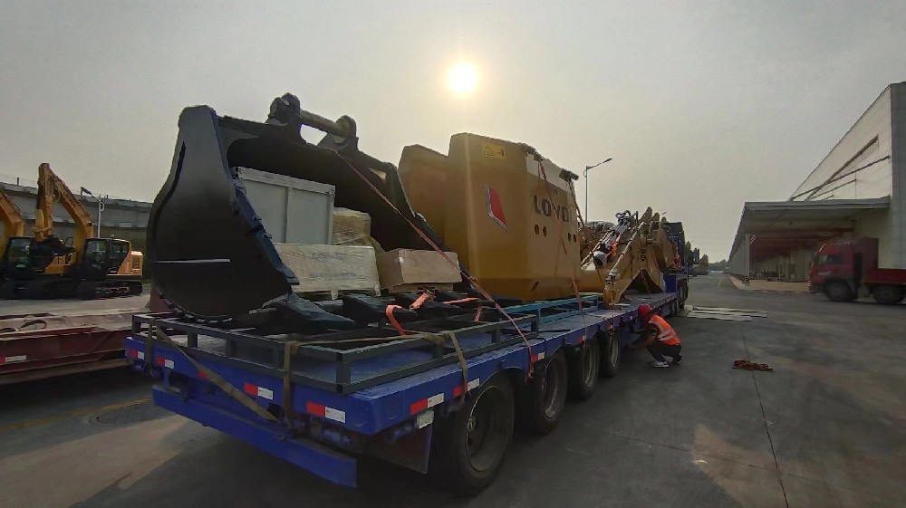 智能物流体系赋能中俄跨境贸易新通道——青岛港工程机械智慧运输方案解析_青岛物流公司_青岛货代公司_青岛货运公司_青岛大件运输公司