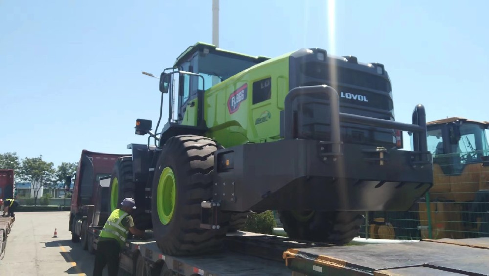 青岛港至喀什跨境重型装备物流解决方案：中亚通道的一站式智慧服务_青岛物流公司_青岛货代公司_青岛货运公司_青岛大件运输公司