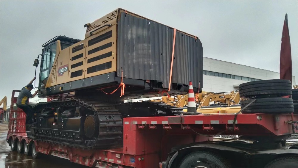 智能技术驱动一带一路：青岛淳远构建跨境工程机械运输新生态_青岛物流公司_青岛货代公司_青岛货运公司_青岛大件运输公司