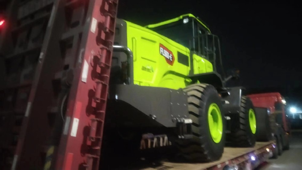 智能技术驱动跨境工程机械物流体系升级——青岛淳远国际物流的创新实践_青岛大件设备运输公司_青岛机械设备运输公司_青岛海运订舱_青岛海运代理