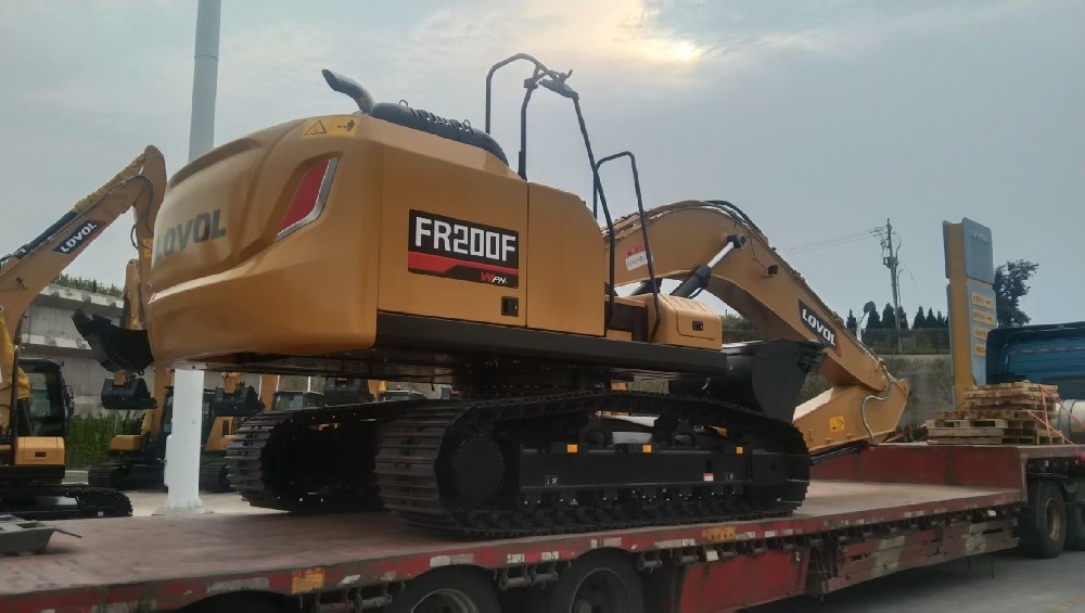 智能跨境物流体系构建与工程机械全球化运输实践_青岛大件设备运输公司_青岛机械设备运输公司_青岛海运订舱_青岛海运代理