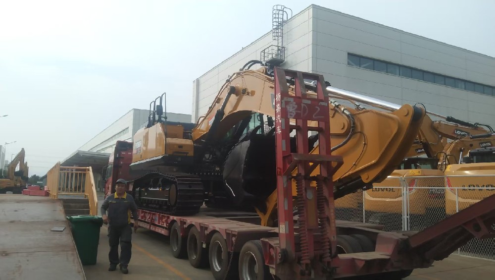 专业物流驱动中亚基建：青岛港跨境工程机械运输体系创新实践_青岛物流公司_青岛货代公司_青岛货运公司_青岛大件运输公司