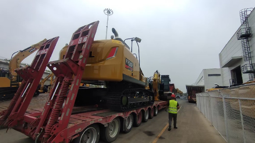 慧物流构建跨境工程机械运输新范式——青岛至张家港全链路解决方案解析_青岛物流公司_青岛货代公司_青岛货运公司_青岛大件运输公司