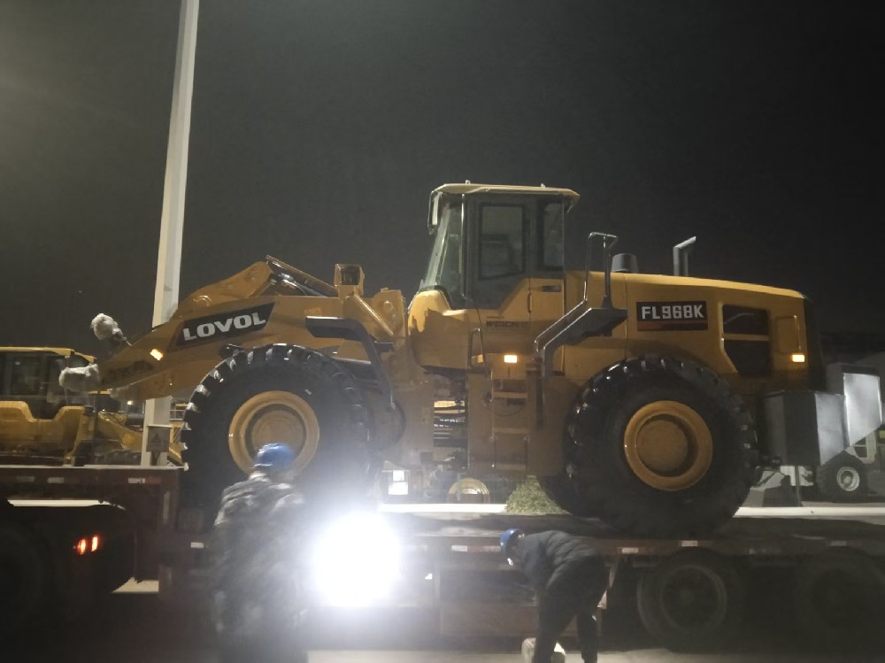 青岛港至喀什跨境工程机械智慧物流方案：中亚通道全链路服务新范式_青岛物流公司哪家好_青岛货代公司联系方式