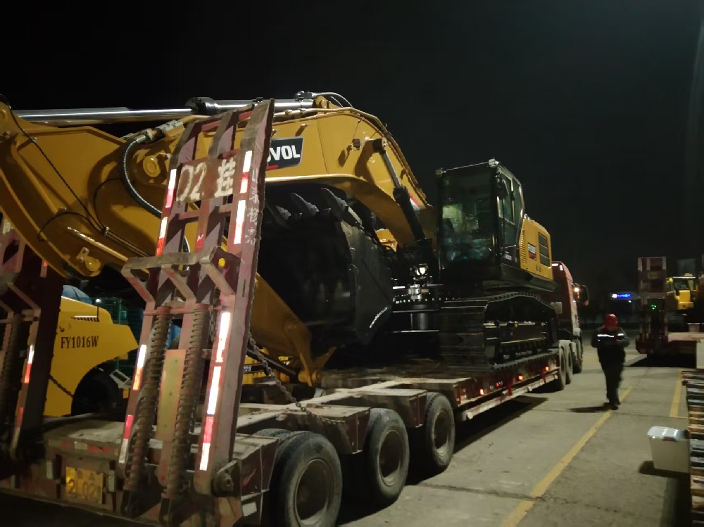 智慧物流赋能长三角港口群：青岛淳远国际物流的重型设备运输创新实践_岛物流公司电话_青岛货代公司排名_青岛出口报关联系方式