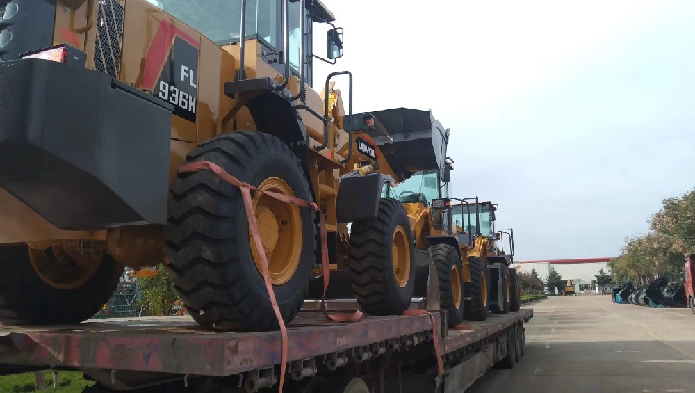 青岛淳远国际物流——专业护航大型设备全球运输_青岛港到喀拉苏口岸推土机运输_青岛港到喀拉苏口岸平地机运输