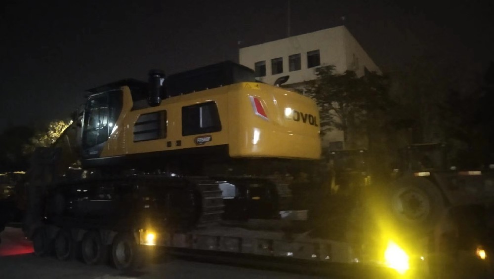 青岛淳远国际物流：喀拉苏口岸出境乌兹别克斯坦大件运输的专家_扬州港到连云港挖机运输，扬州港到连云港装载机运输