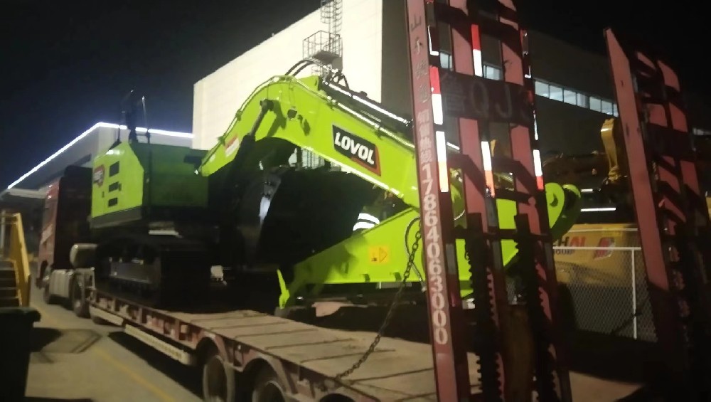 青岛淳远国际物流——专业大件运输、设备运输与特种柜运输的可靠伙伴_扬州港到连云港推土机运输_扬州港到连云港平地机运输