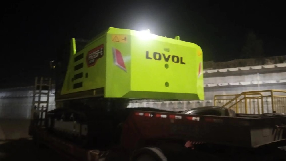 青岛淳远国际物流有限公司的专业工程机械运输服务_扬州港到内蒙古挖机运输_扬州港到内蒙古装载机运输