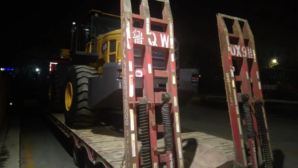 青岛淳远国际物流：专业特种设备运输解决方案专家_扬州港到内蒙古推土机运输_扬州港到内蒙古平地机运输