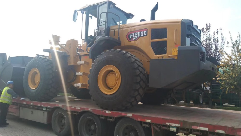 专业特种柜与国际大件物流运输，青岛淳远助力全球供应链畅通_扬州港到新疆推土机运输_扬州港到新疆平地机运输